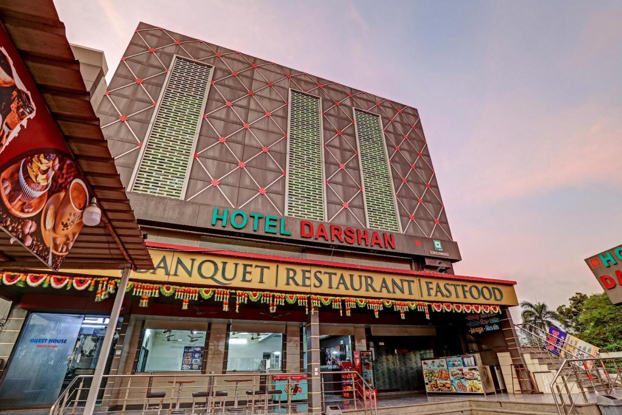 Oyo 82461 Hotel Darshan Banquet And Rooms Сурат Екстериор снимка